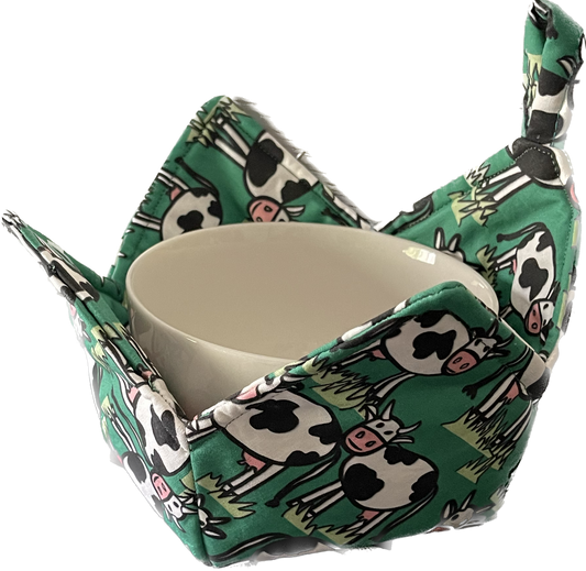 0069 - ladies at lunch (on emerald) Fabric byheartofjules